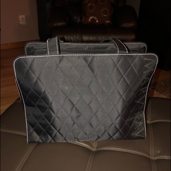 Mary Kay Handbags - Mary Kay Quilted Tote - Never used